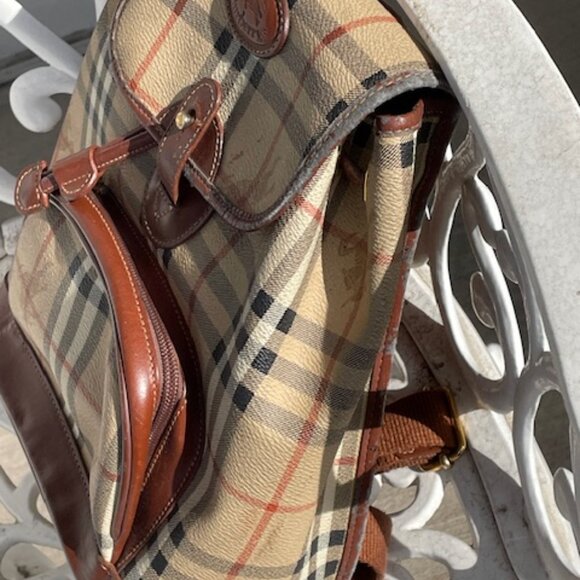 Burberry Small Women's backpack. Very good condition. - Picture 4 of 7